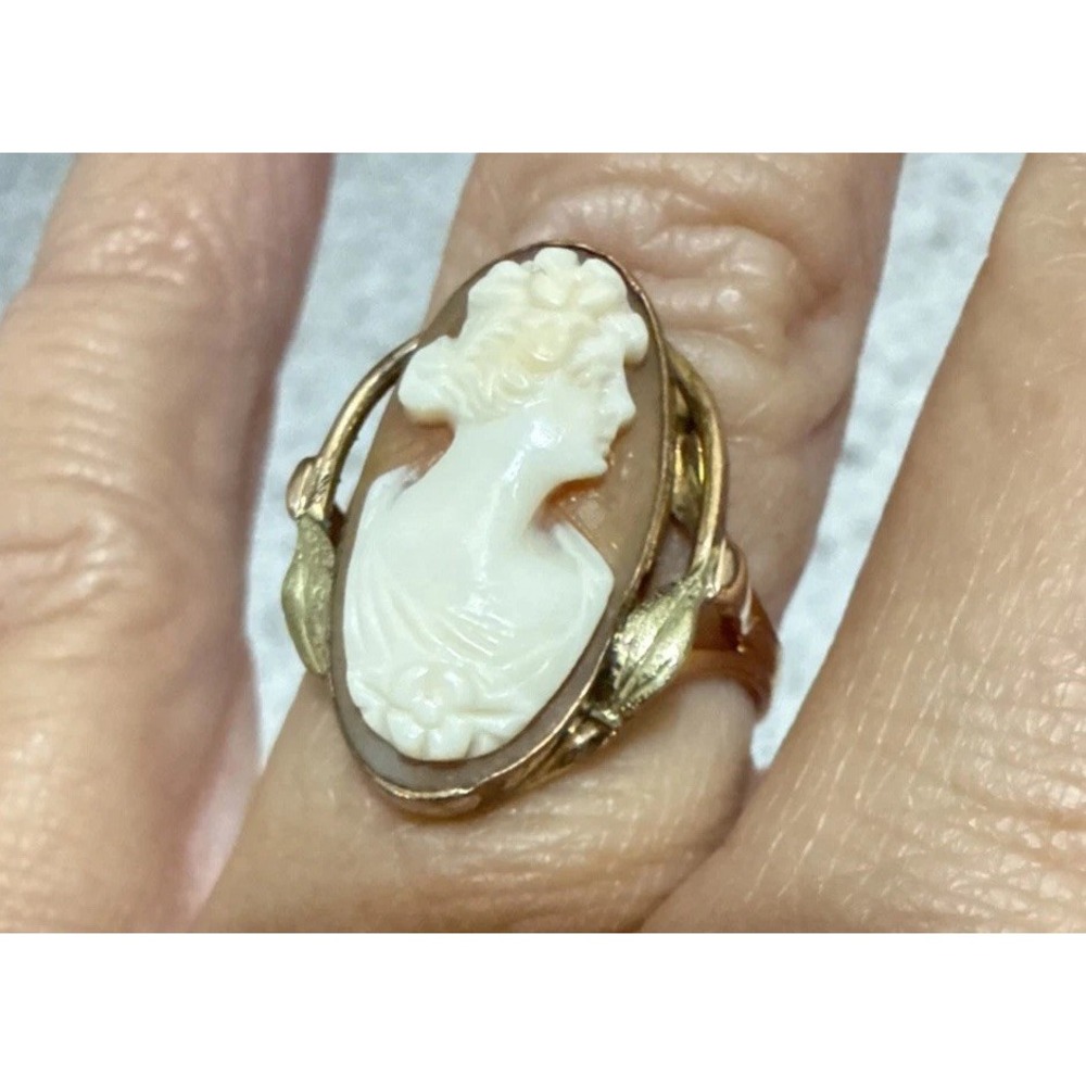Vintage Dainty Victorian Style 10k Yellow Gold Carved Shell Cameo Ring sz 7.5